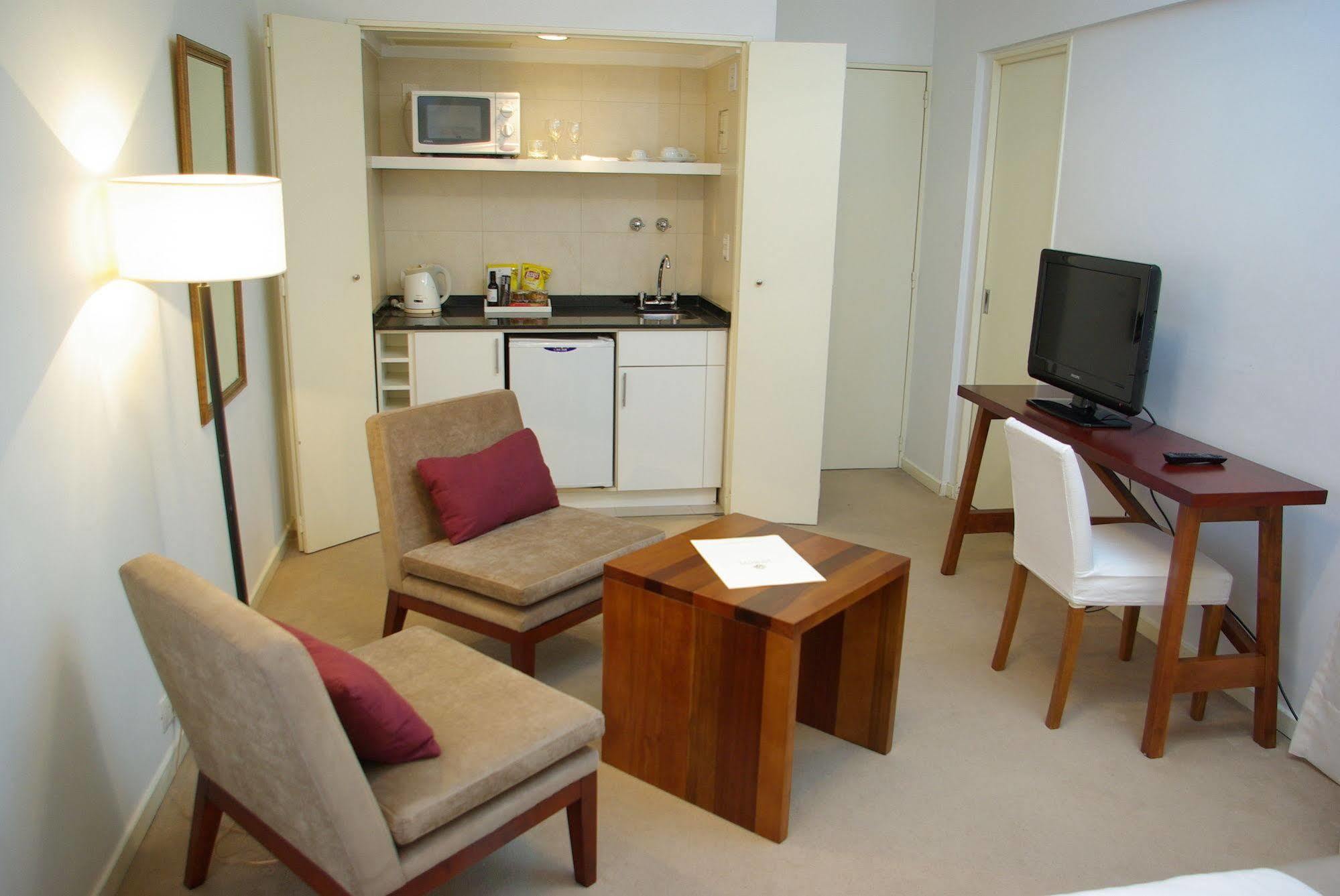 Loi Suites Arenales Buenos Aires Exterior photo