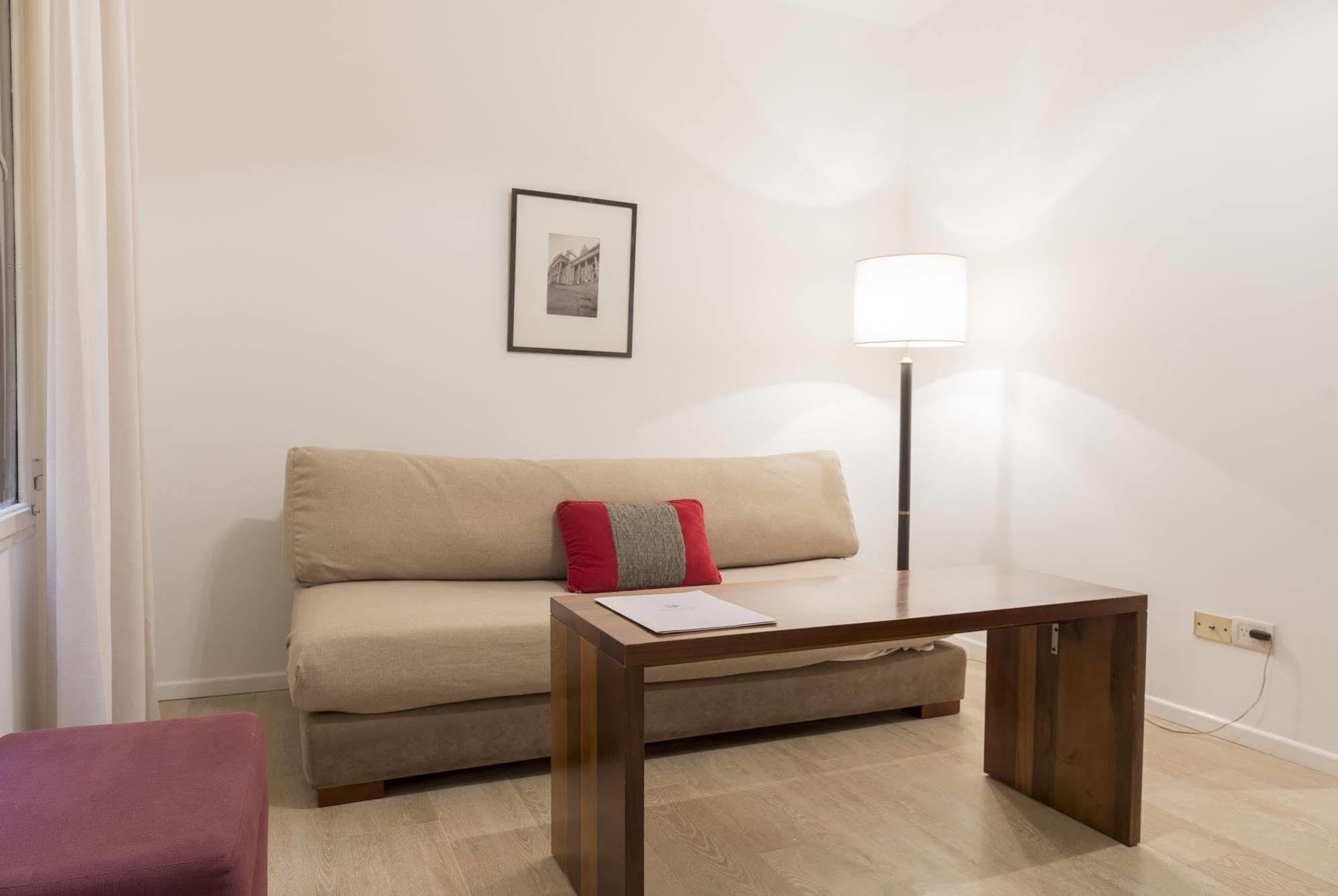 Loi Suites Arenales Buenos Aires Room photo