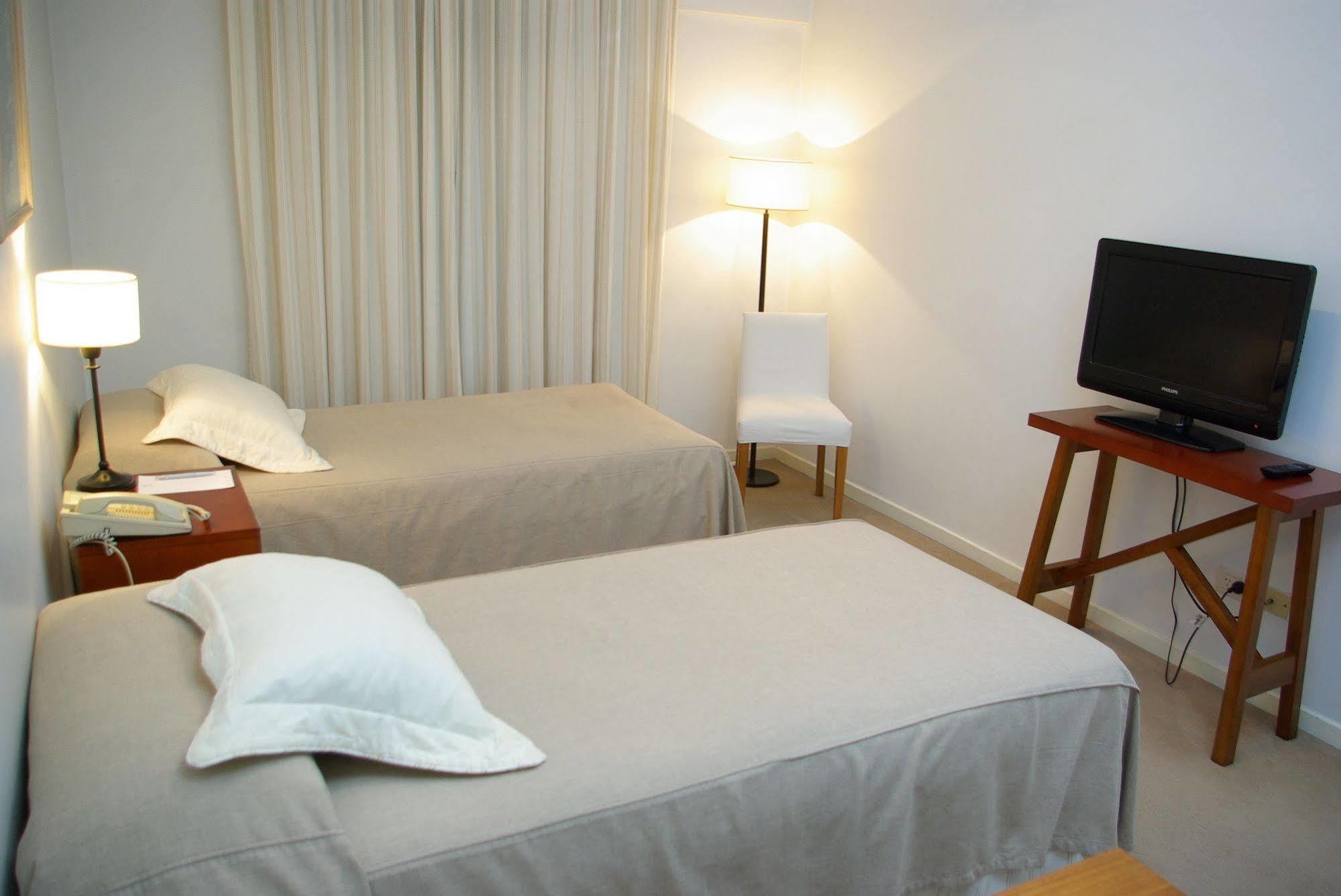 Loi Suites Arenales Buenos Aires Exterior photo