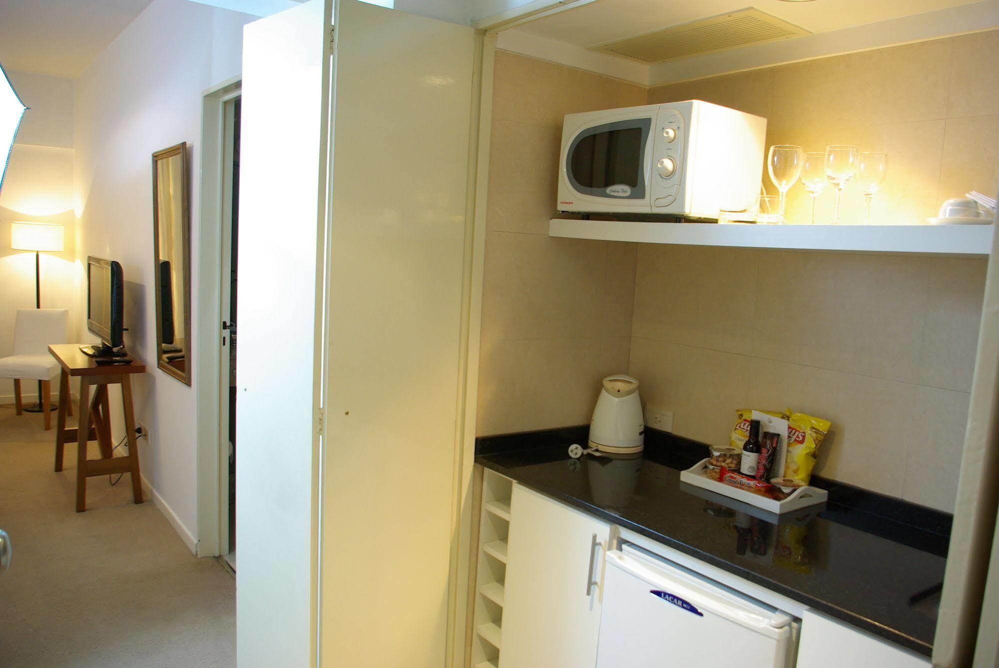 Loi Suites Arenales Buenos Aires Exterior photo